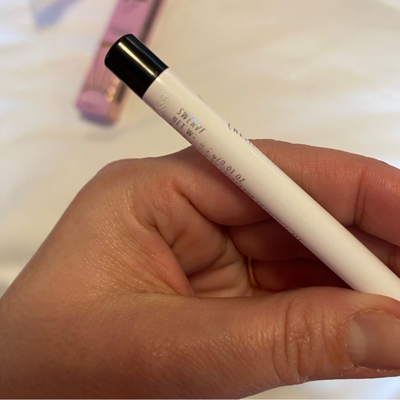 Colourpop eyeliner - Picture 2 of 3